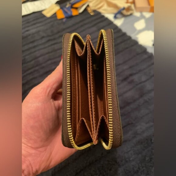 Louis Vuitton Zippy Coin Purse - Picture 3 of 9